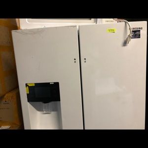 Samsung open box inside brand new refrigerator